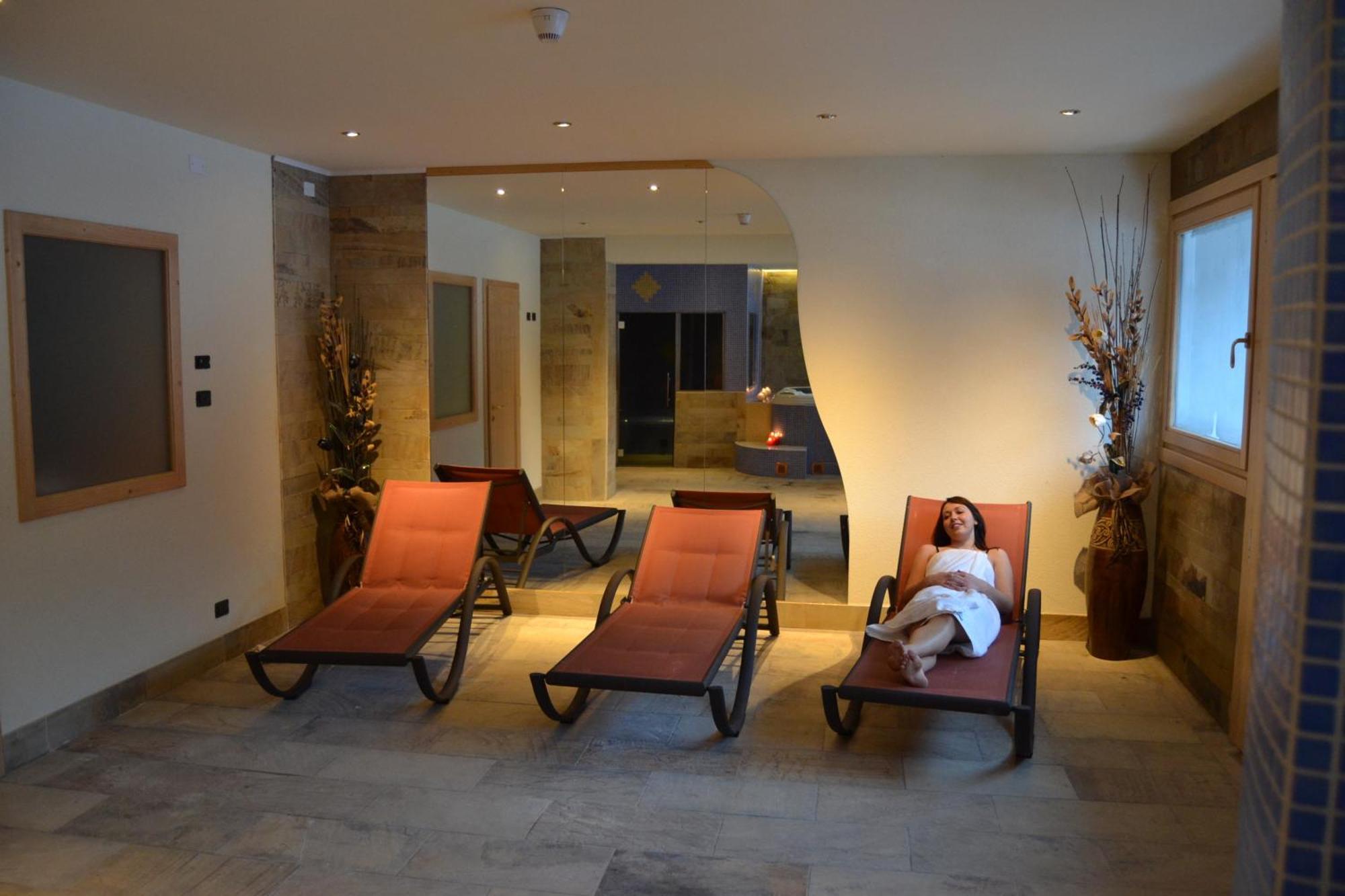 Park Hotel Bellevue Димаро Екстериор снимка