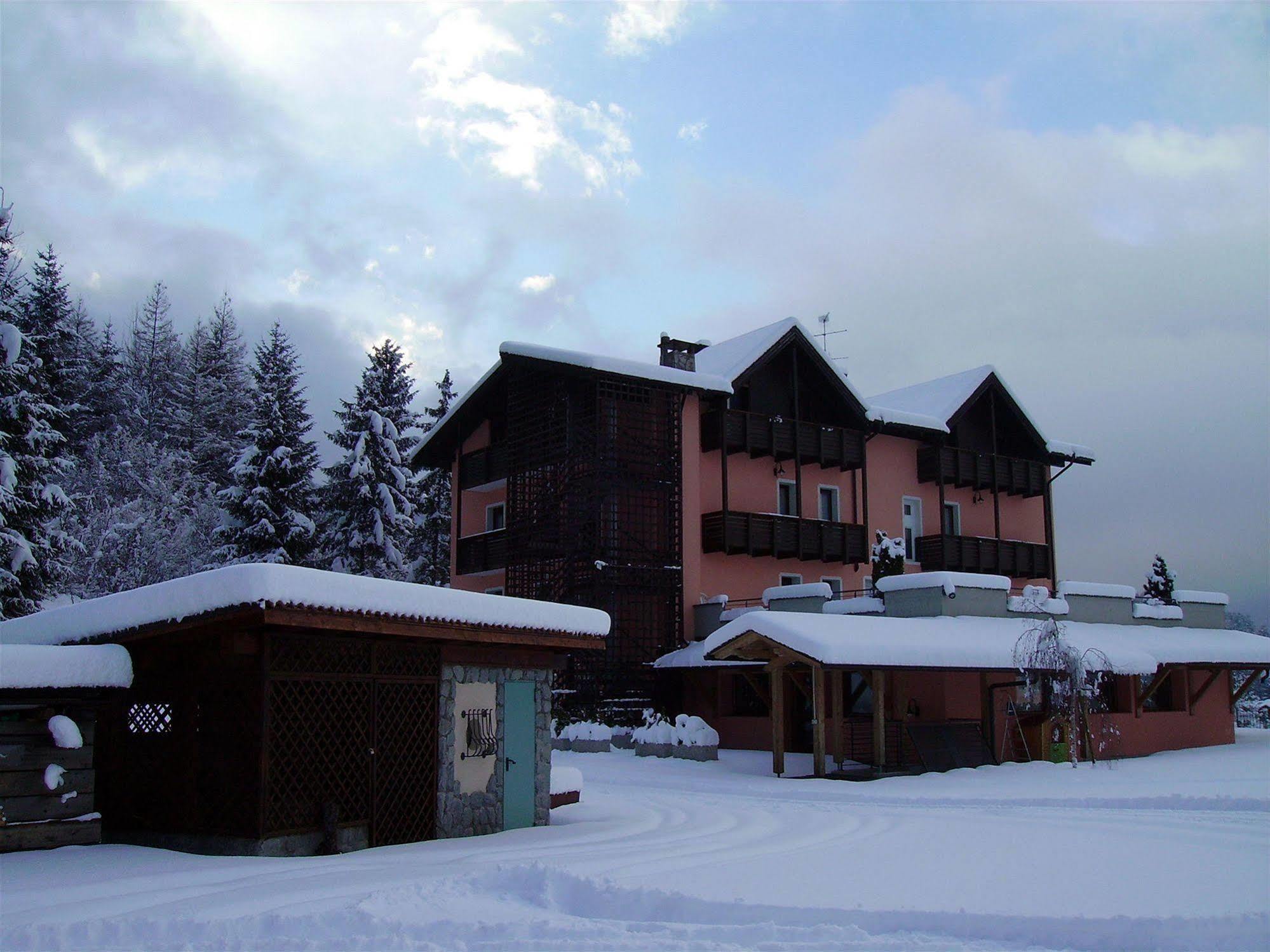 Park Hotel Bellevue Димаро Екстериор снимка