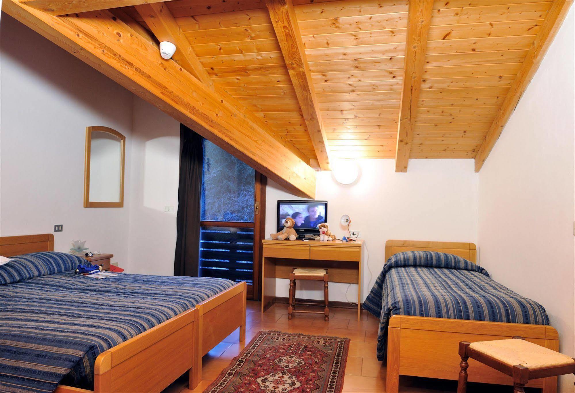 Park Hotel Bellevue Димаро Екстериор снимка