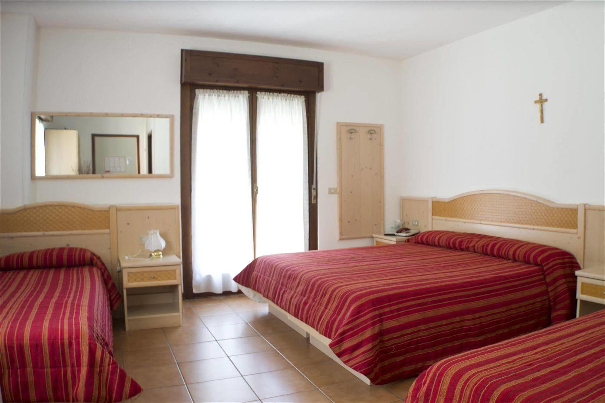 Park Hotel Bellevue Димаро Екстериор снимка