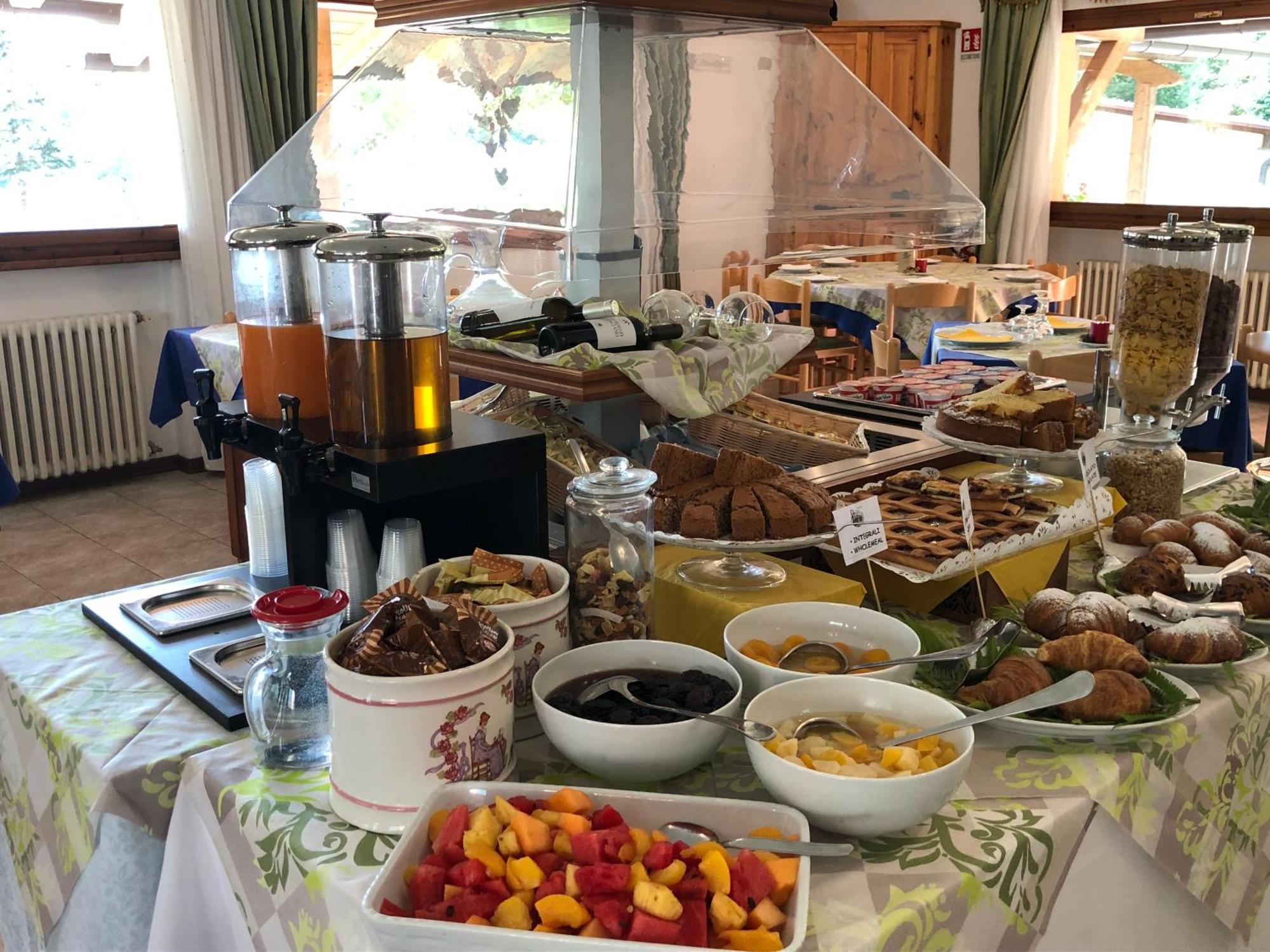Park Hotel Bellevue Димаро Екстериор снимка